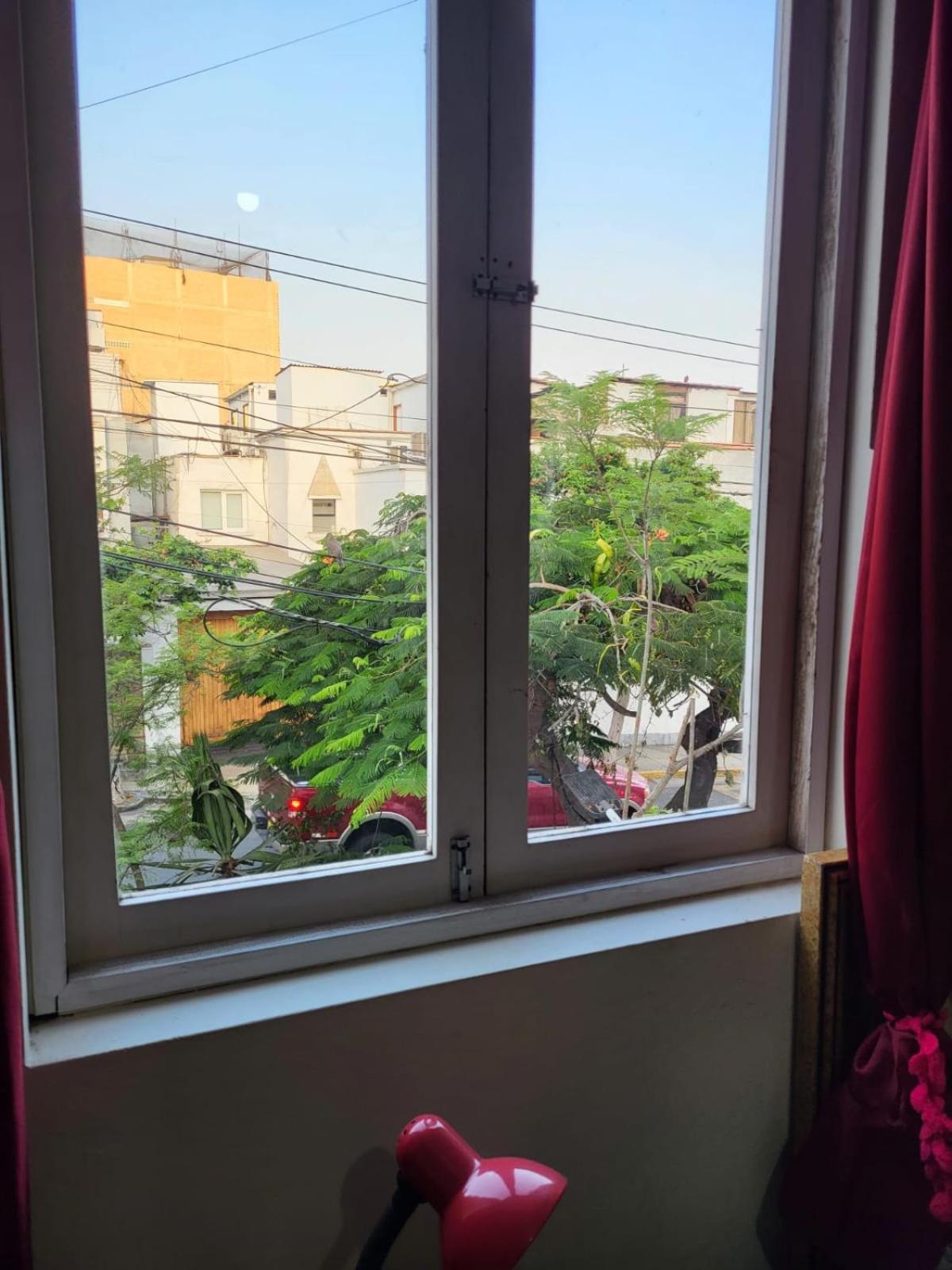 Con Dos Camas, Bano Privado, Terraza Y Cocina Compartida En Miraflores Lima
